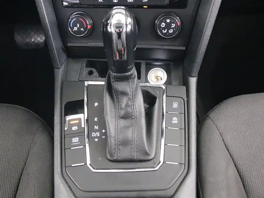 Volkswagen Lamando 2017 230TSI DSG Trend Edition фото 6