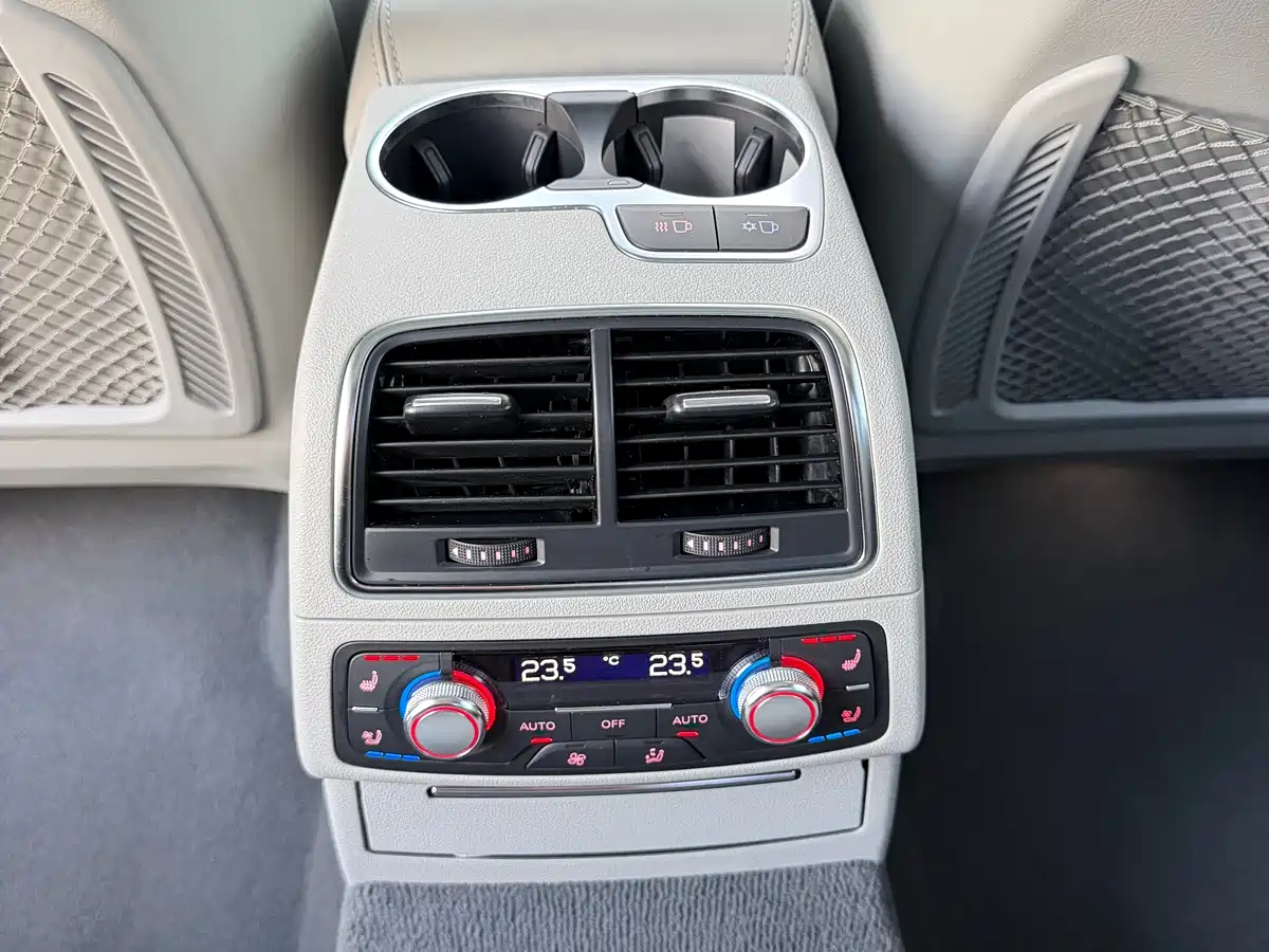 Audi A6L 2014 35 FSI Comfort фото 15