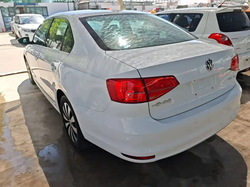 Volkswagen Sagitar 2017 1.6L Automatic Comfort фото 5