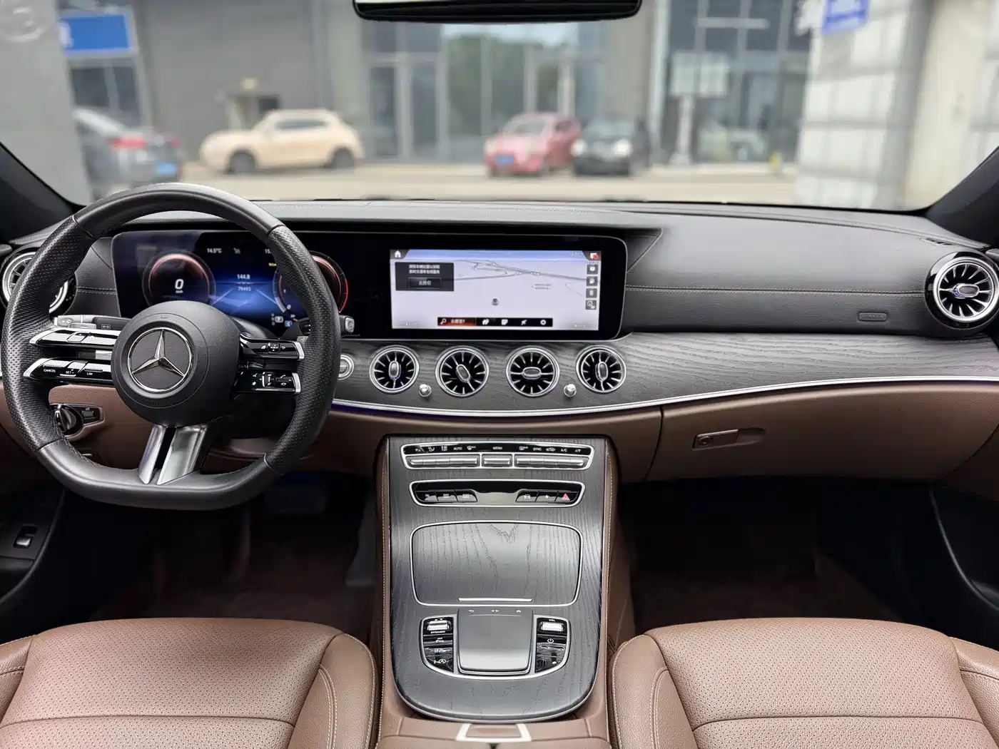 Mercedes-Benz E-Class 2023 E 300 L Sport Fashion фото 4