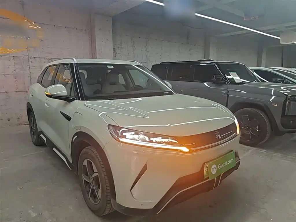 BYD Yuan UP 2024 401KM Surpass Edition фото 4