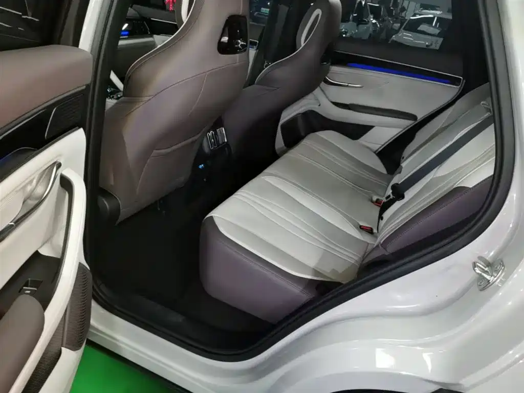 BYD Song PLUS PHEV 2025 DM-i Smart Driving Edition 112KM Honor фото 17