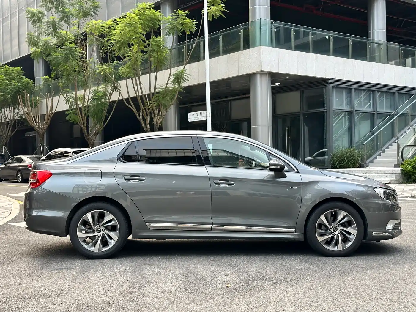 DS 5LS 2015 2014 1.6T Luxury THP160