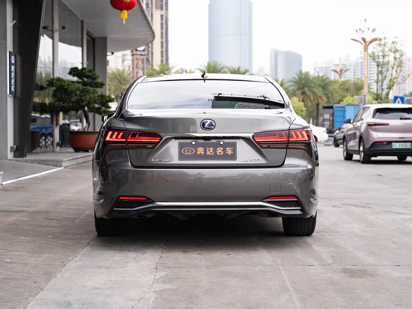 Lexus LS 2021 500h Executive Edition фото 5