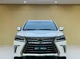 Фото 2 - Lexus LX