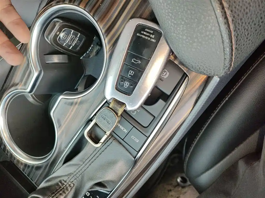Toyota Camry 2019 2.5G Luxury Edition China VI фото 9