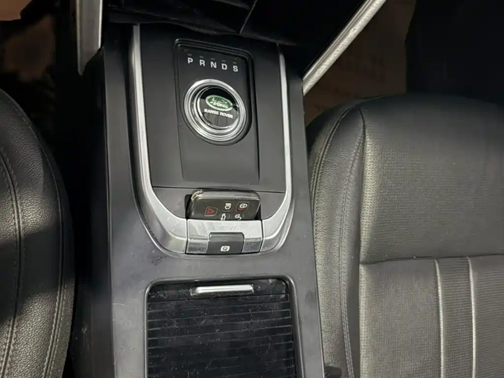 Land Rover Discovery Sport 2018 240PS SE Edition фото 9