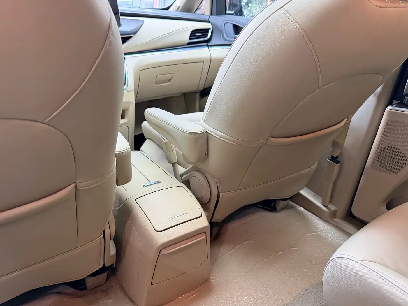 Buick GL8 2022 Land Business Class 652T Luxury фото 27