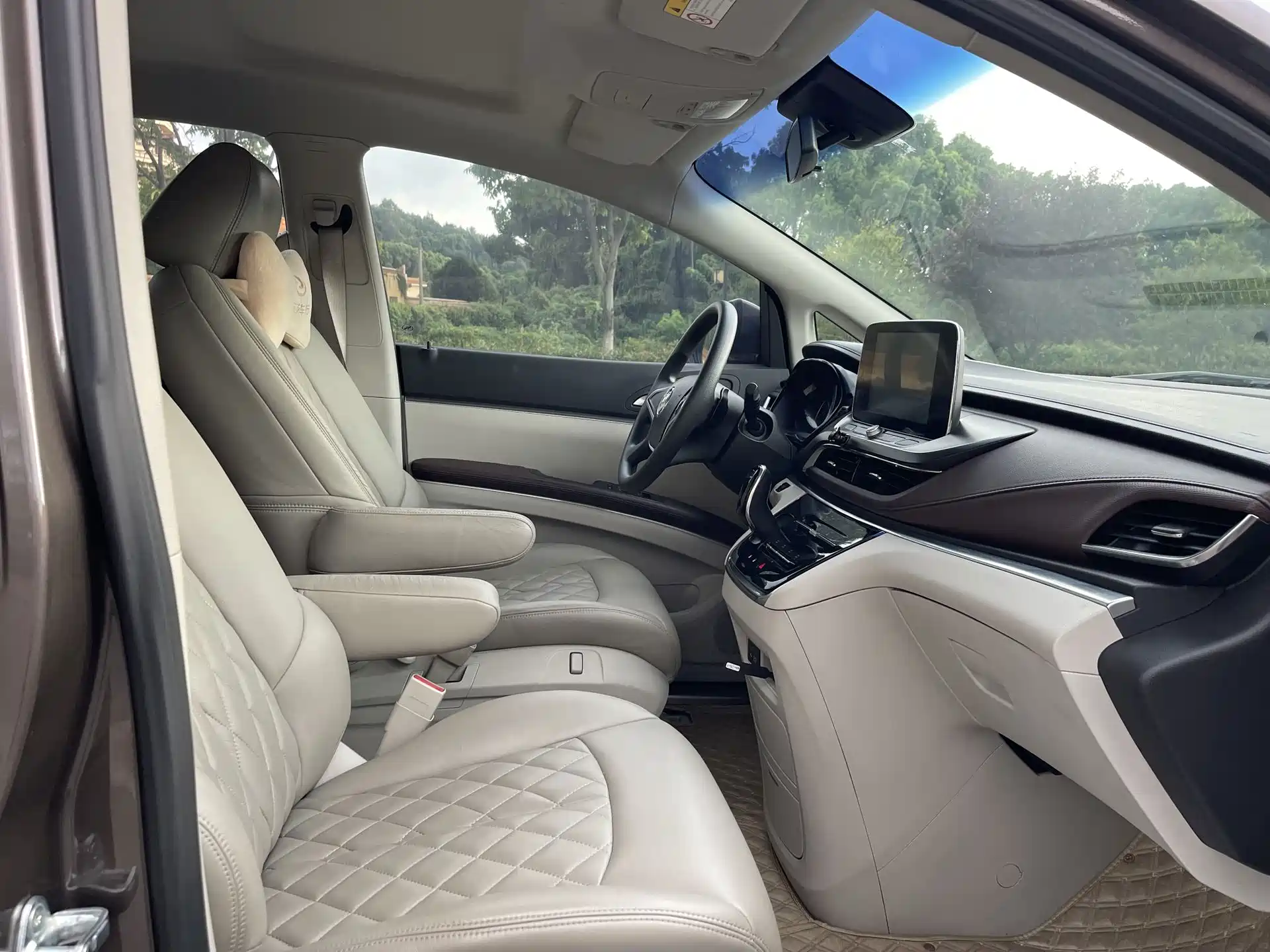 Фото 8 - Buick GL8