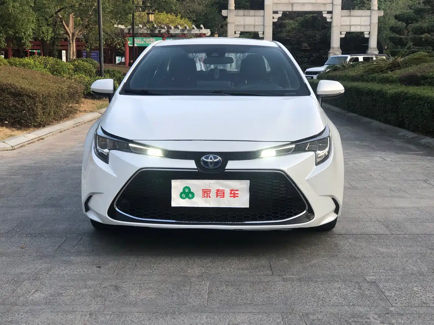 Toyota Levin 2021 Dual Engine 1.8H E-CVT Luxury Edition фото 2
