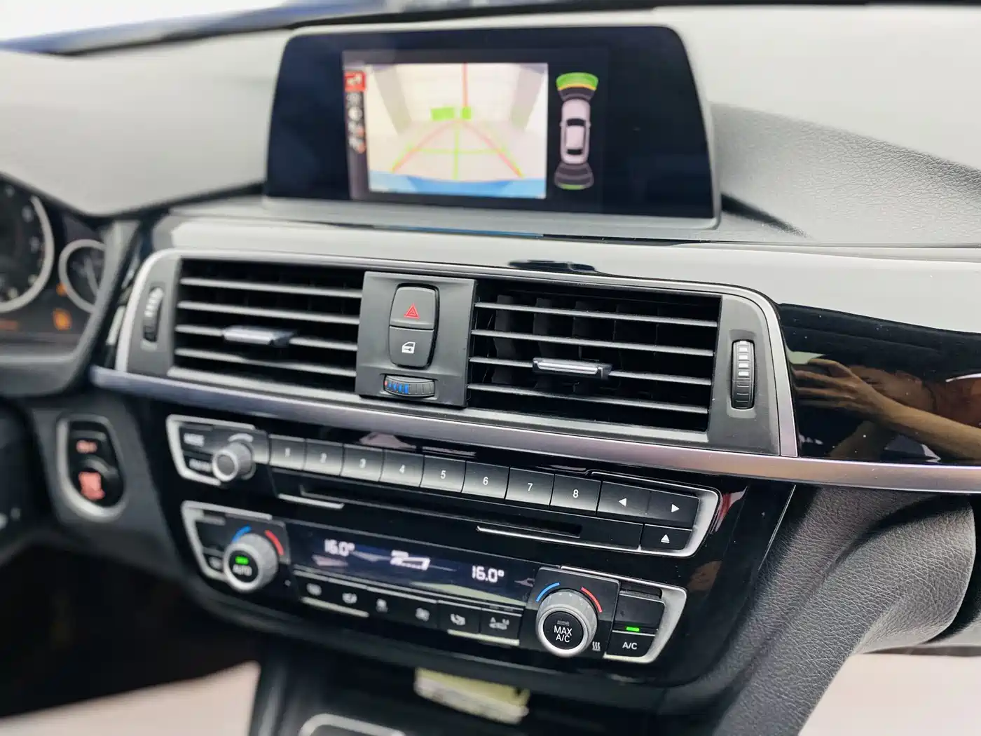 BMW 3 Series 2017 320Li M Sport фото 11