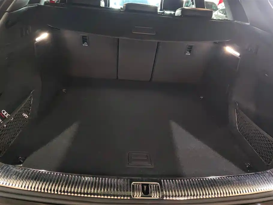 Audi Q5L 2024 Model 40 TFSI Luxury Dynamic фото 4