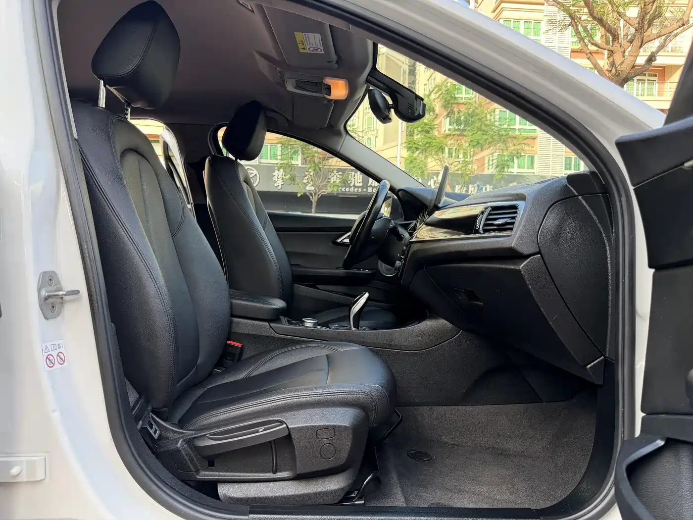 BMW 1 Series 2022 120i M Sport фото 9