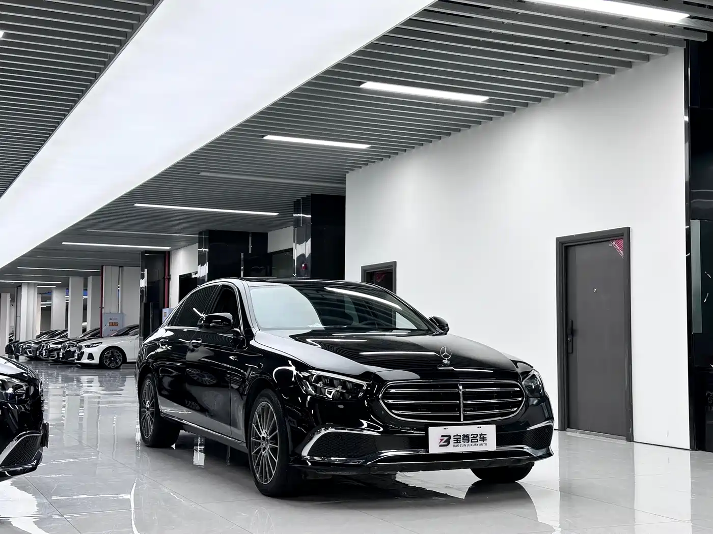 Mercedes-Benz E-Class 2023 E 260 L фото 3