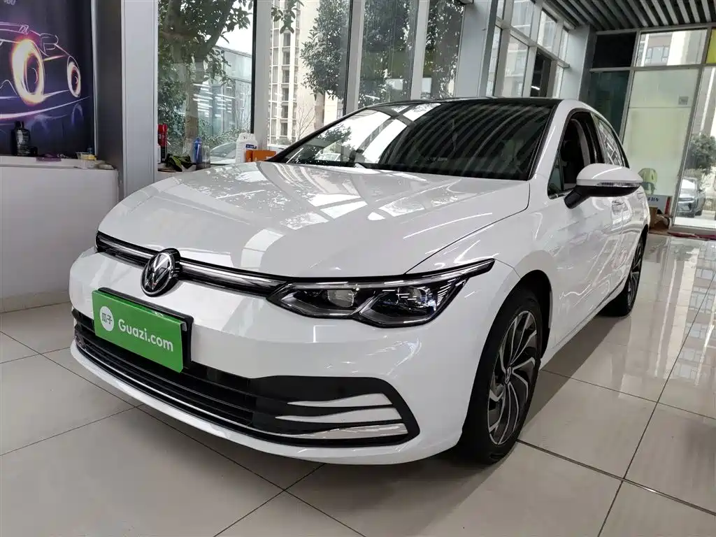 Volkswagen Golf 2023 Facelift 280TSI DSG Pro фото 2