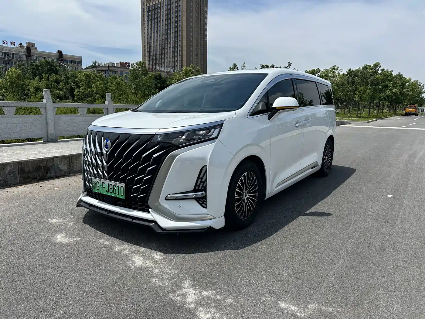 Denza D9 2024 DM-i 980 AWD Prestige