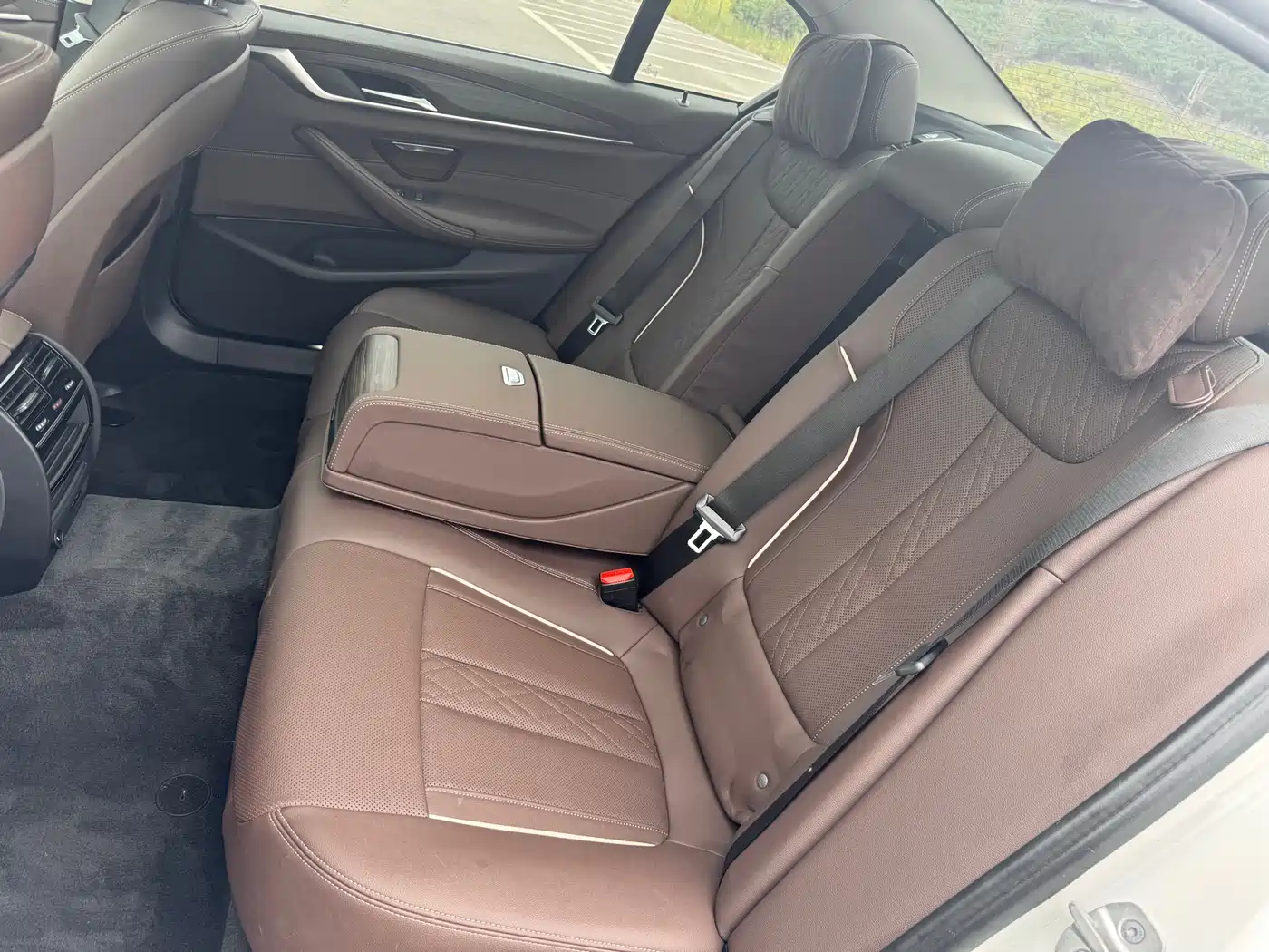 BMW 5 Series New Energy 2021 535Le Luxury Package фото 12