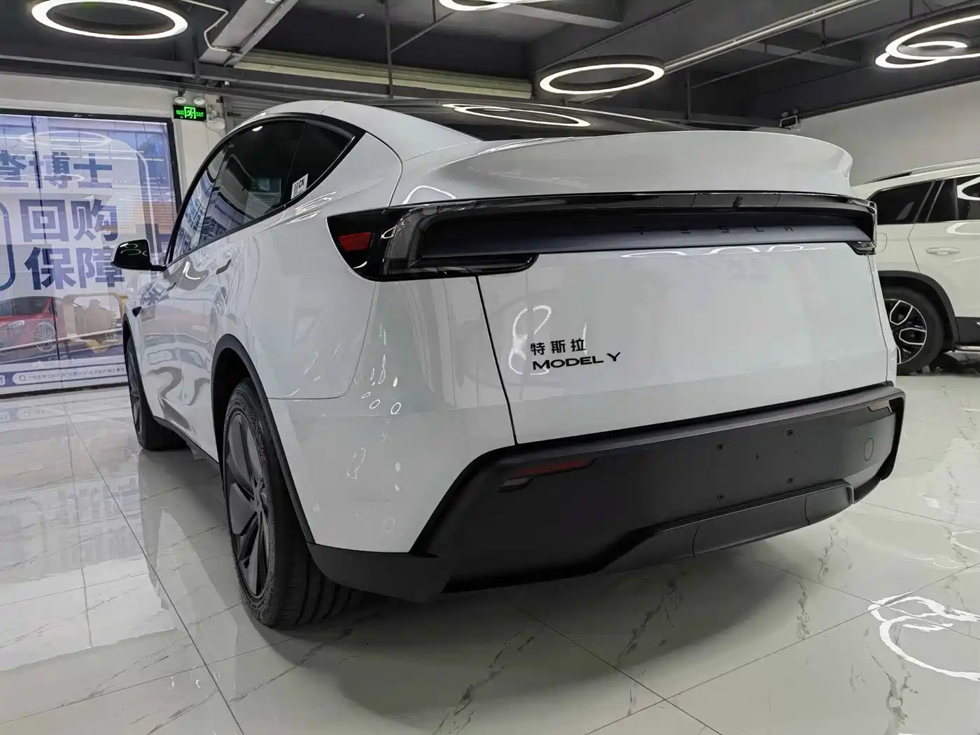 Tesla Model Y 2026 2026 Rear-Wheel Drive
