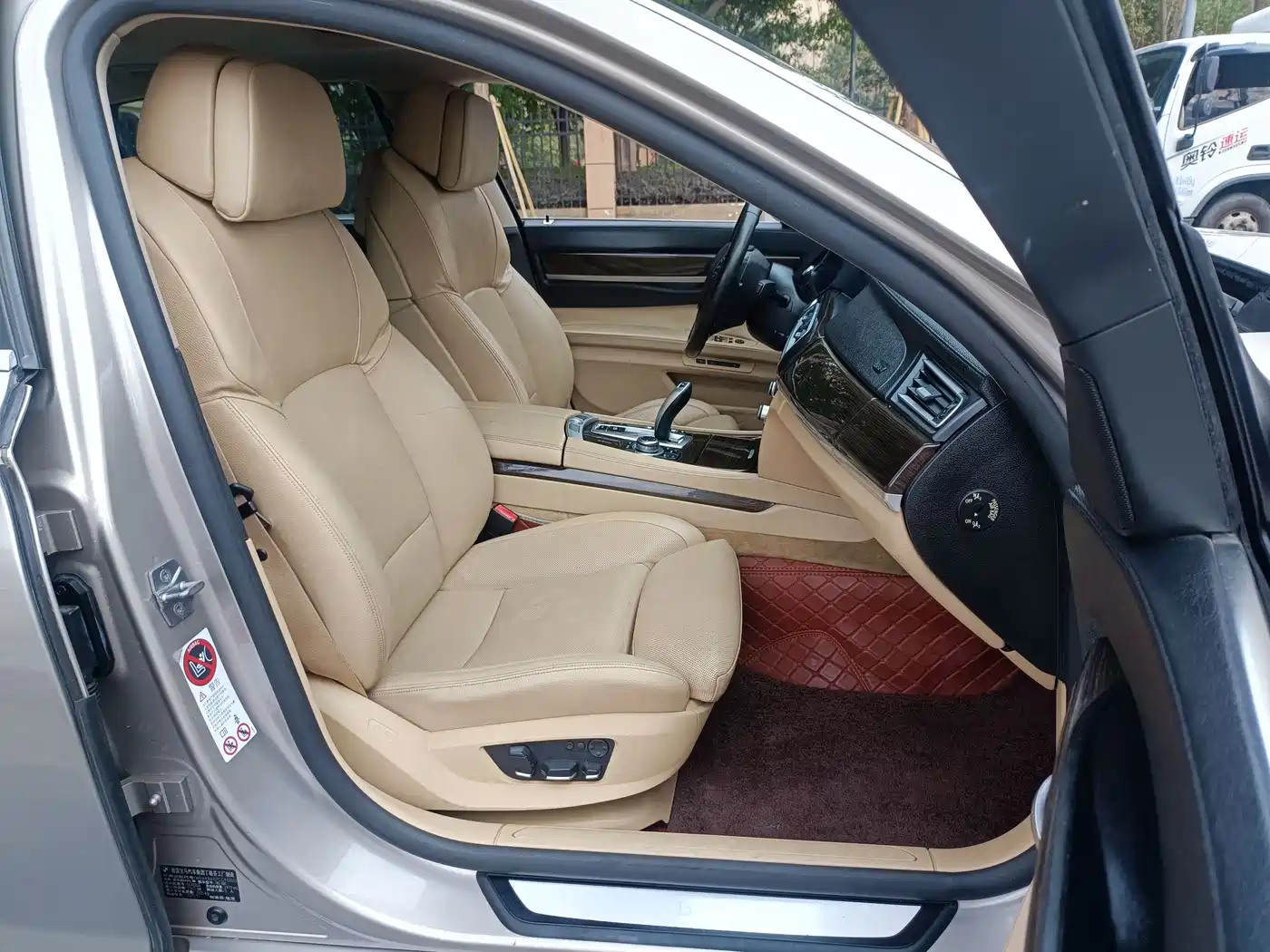 BMW 7 Series 2009 740Li Premium фото 40