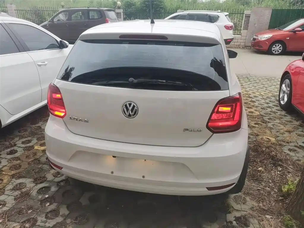 Volkswagen Polo 2016 1.4L Manual Trend фото 6