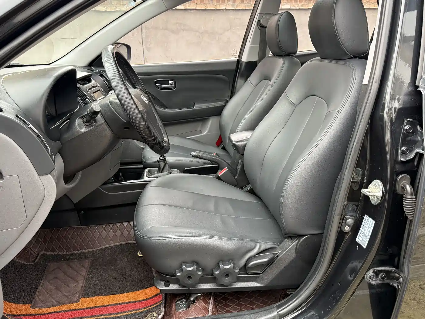 Hyundai Elantra 2011 1.6L Manual Luxury фото 10