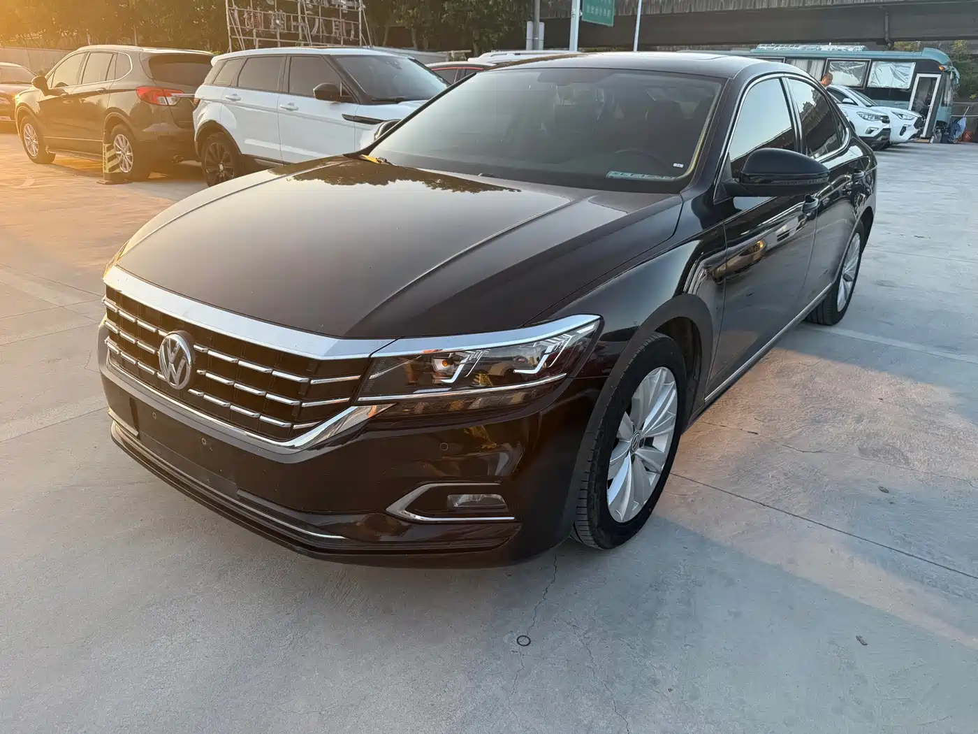 Фото 1 - Volkswagen Passat
