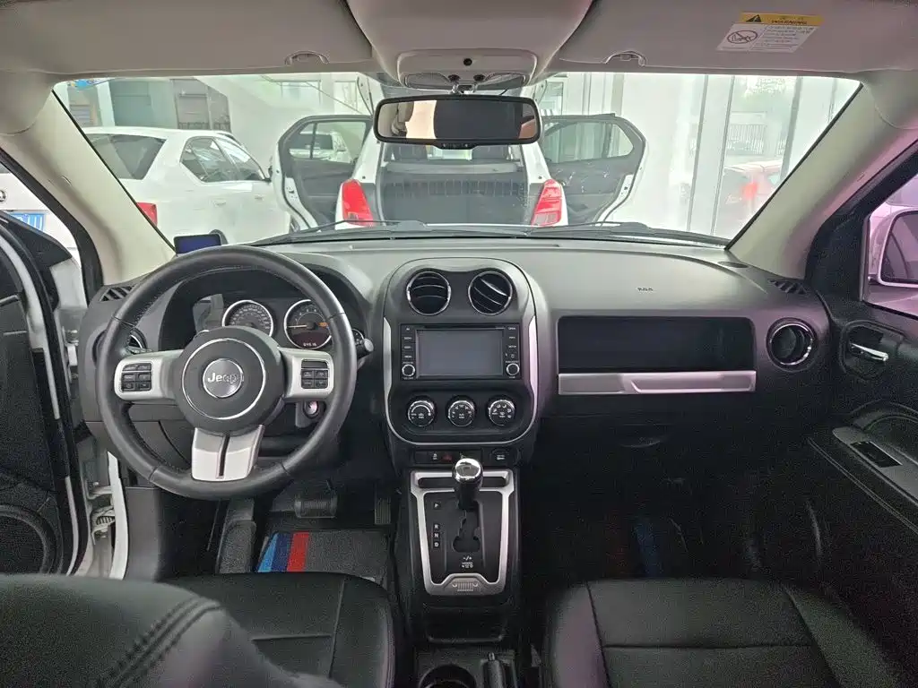 Jeep Compass (Import) 2014 2014 Facelift 2.4L 4WD Comfort Edition