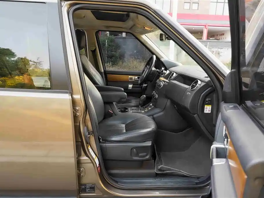 Land Rover Discovery 2012 3.0 SDV6 HSE Diesel фото 13