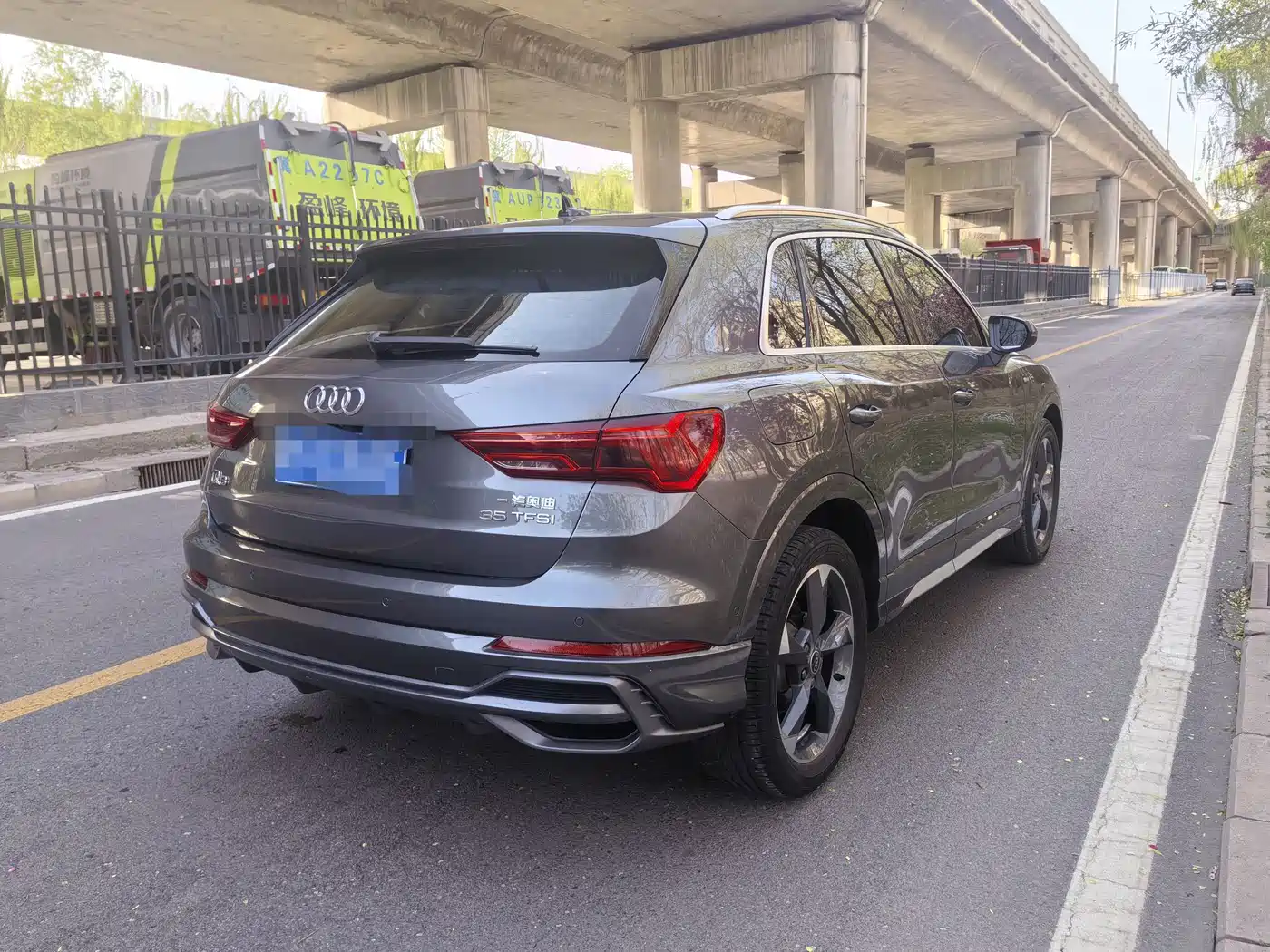 AUDI Q3