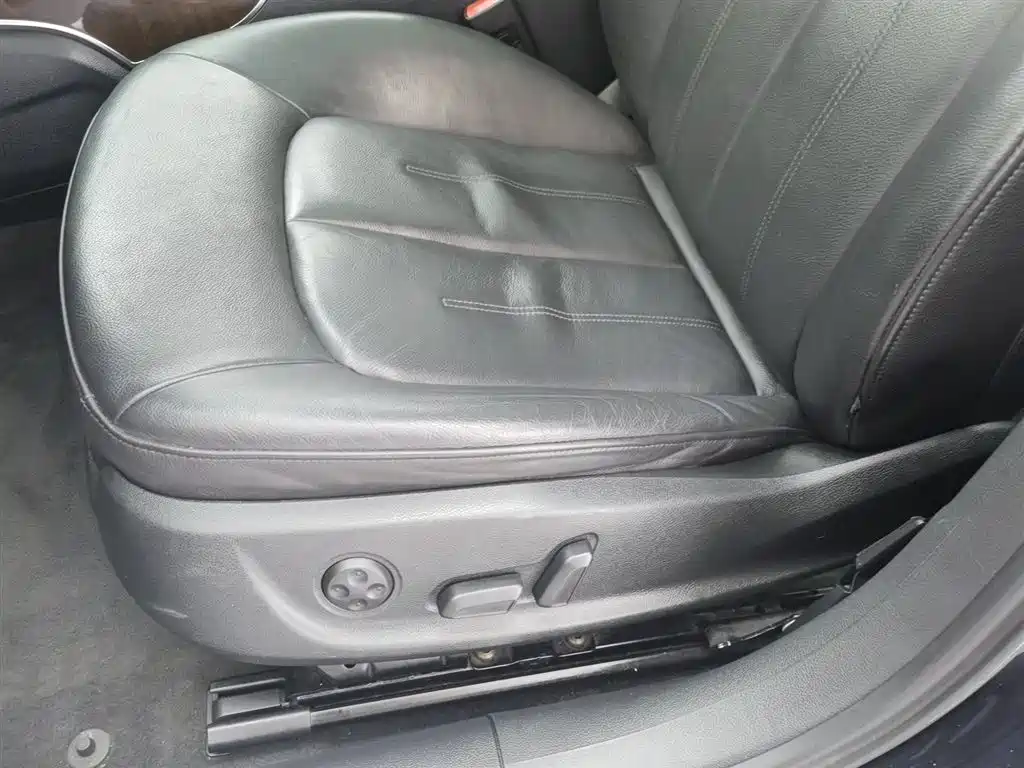 Audi A6L 2012 30 FSI Comfort фото 20