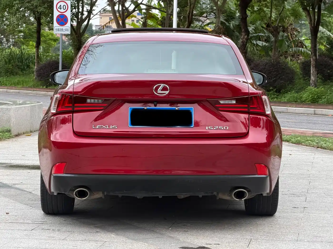 Фото 8 - Lexus IS