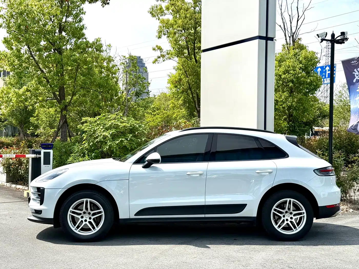 Фото 2 - Porsche Macan