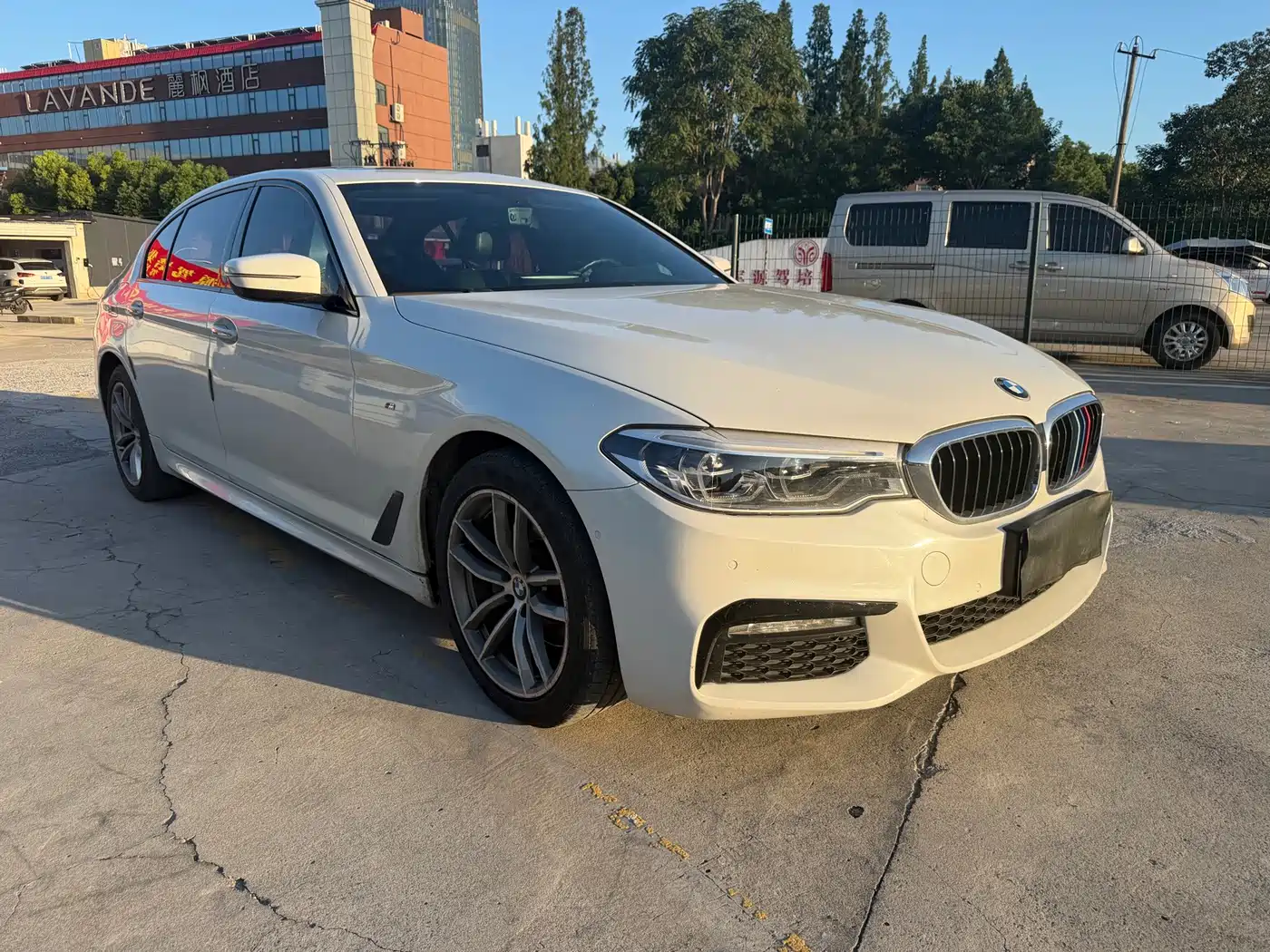 Photo 3 - BMW 5 Series