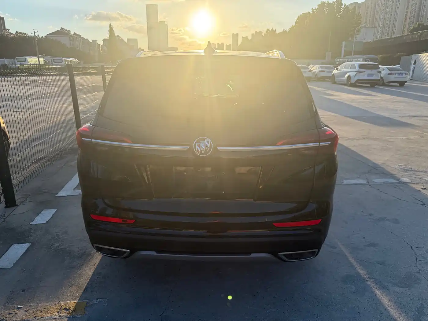 Photo 10 - Buick Envision Plus