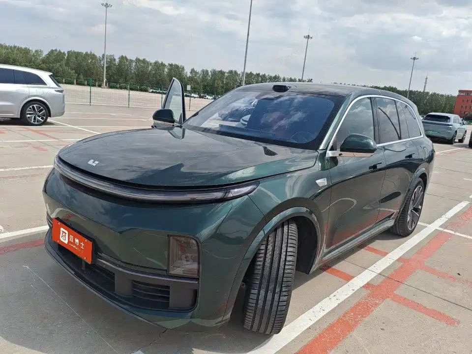 Li Auto L8 2025
