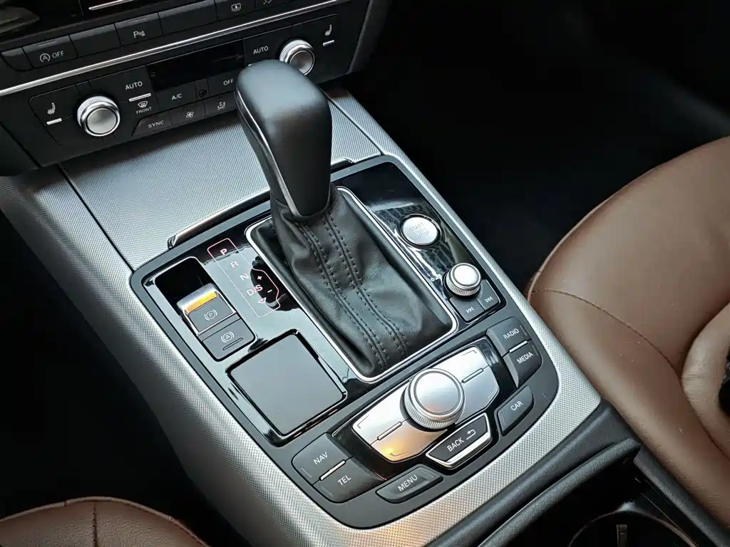 Audi A6L 2018 30th Anniversary 35 TFSI Fashion фото 10