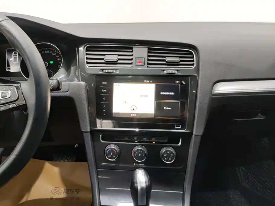 Volkswagen Golf 2020 Beloved Edition 280TSI DSG Comfort фото 13