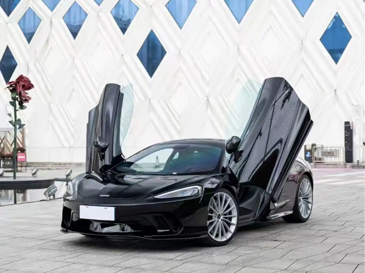 صورة 1 - McLaren GT
