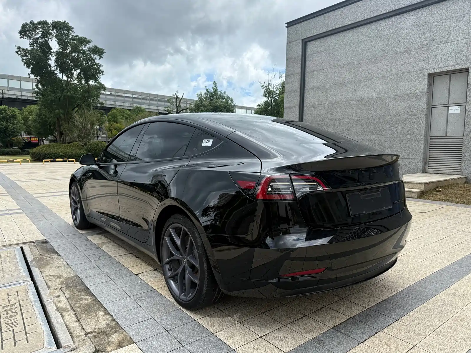 Фото 14 - Tesla Model 3