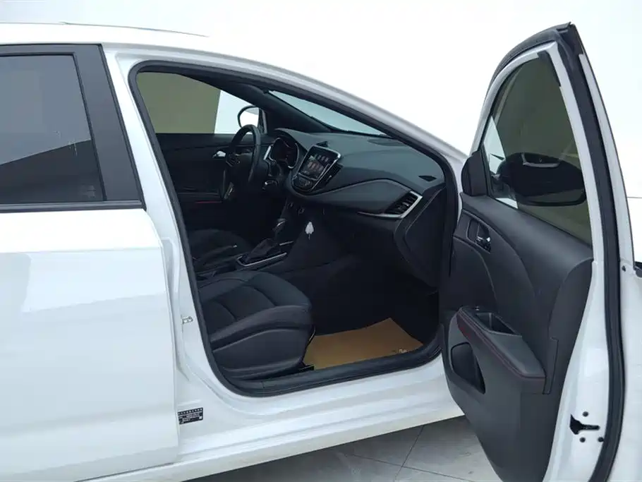 Chevrolet Monza 2022 Mild Hybrid RS 330T Automatic Comfort Edition фото 8
