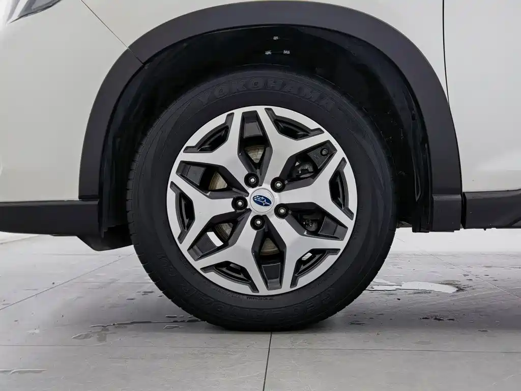 Photo 17 - Subaru Forester