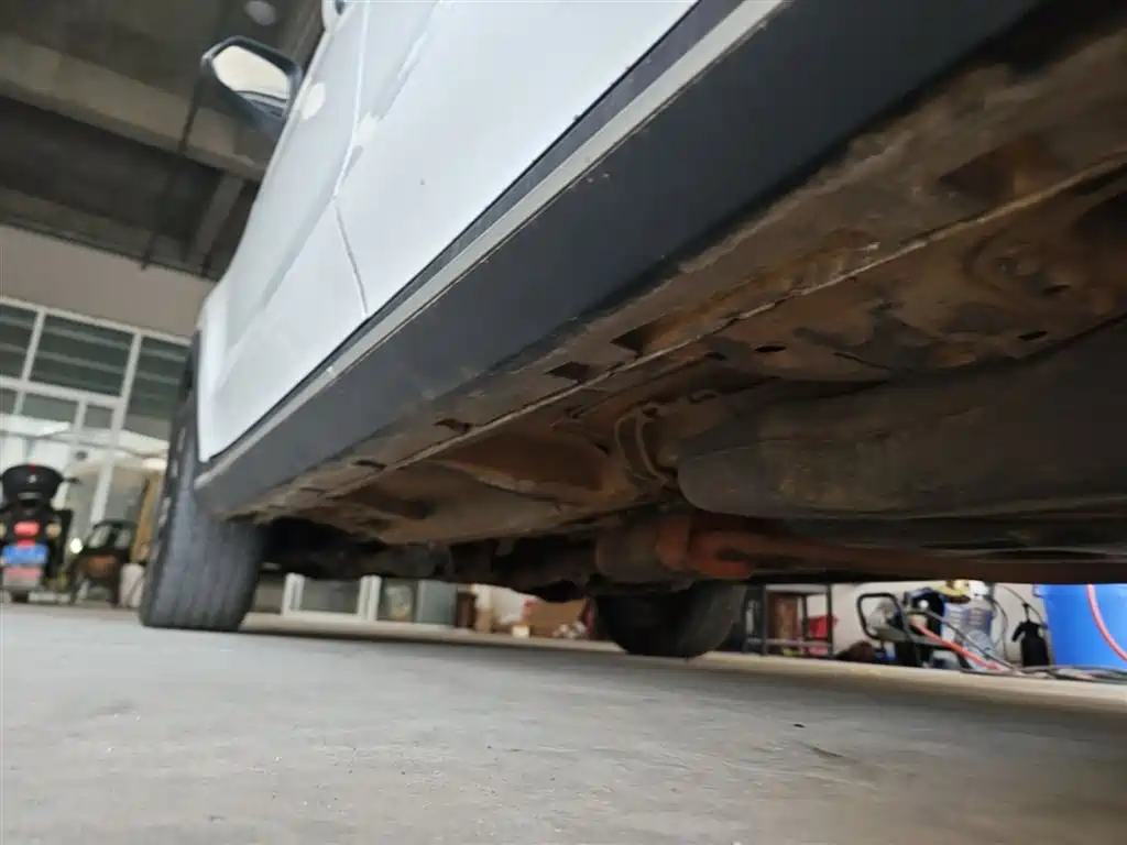 Фото 22 - Roewe RX5