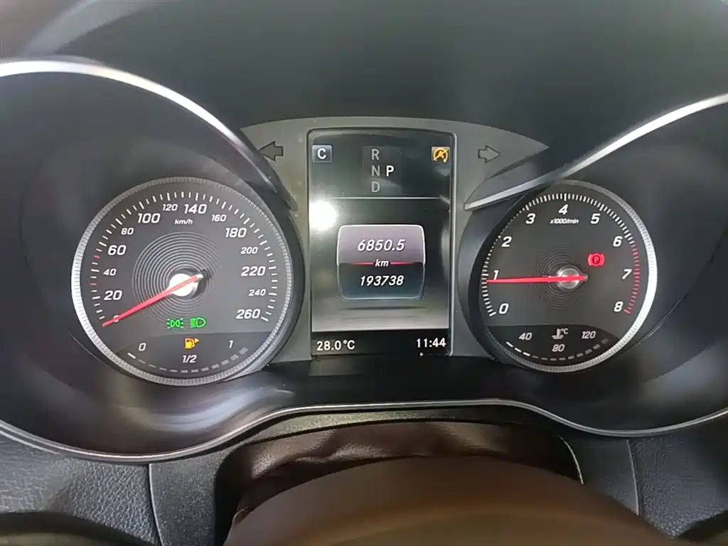 Mercedes-Benz GLC 2019 Model GLC 200 L 4MATIC фото 12