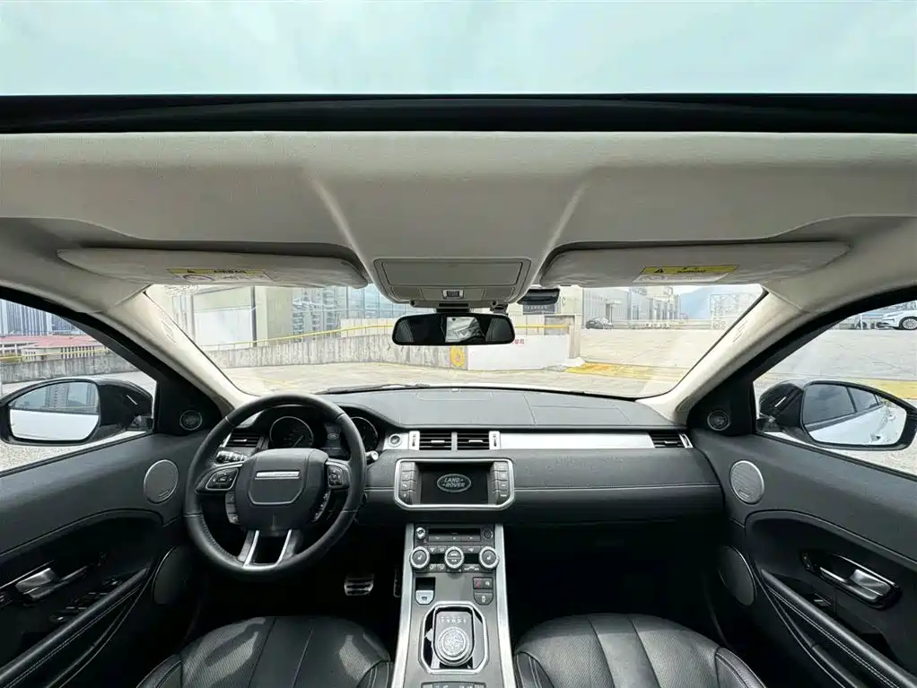 Land Rover Range Rover Evoque 2015 2.0T 5-Door Dynamic Edition фото 17
