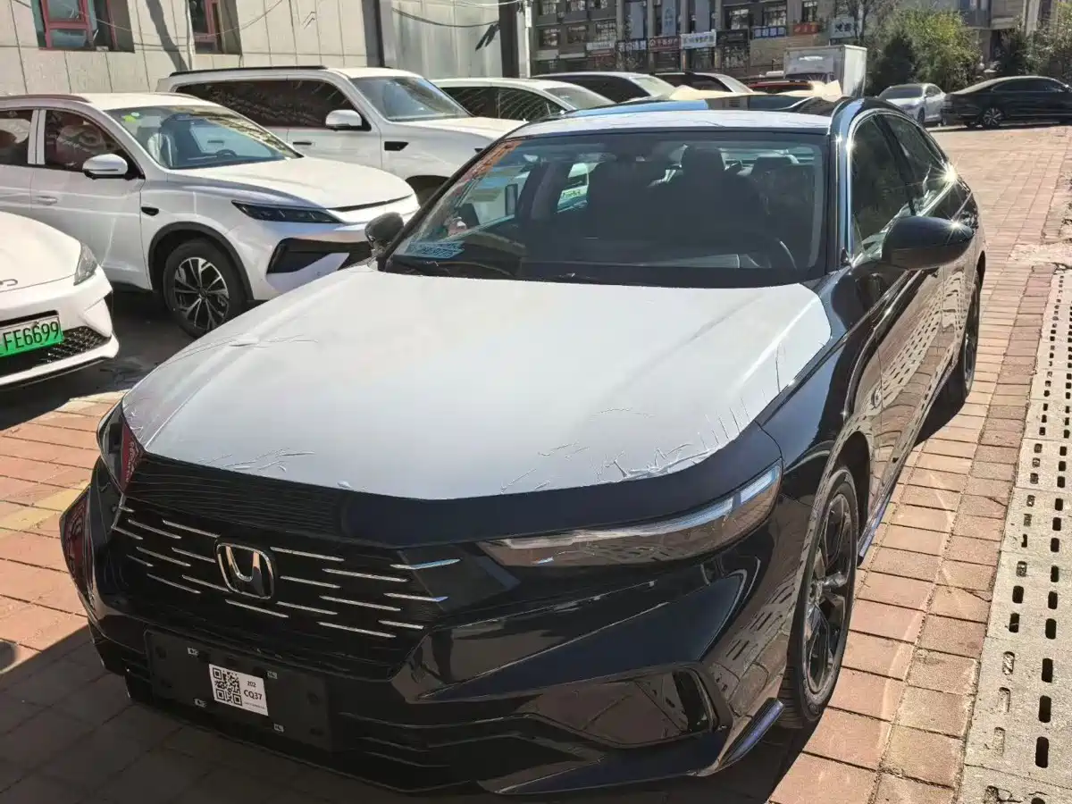Фото 1 - Honda Accord