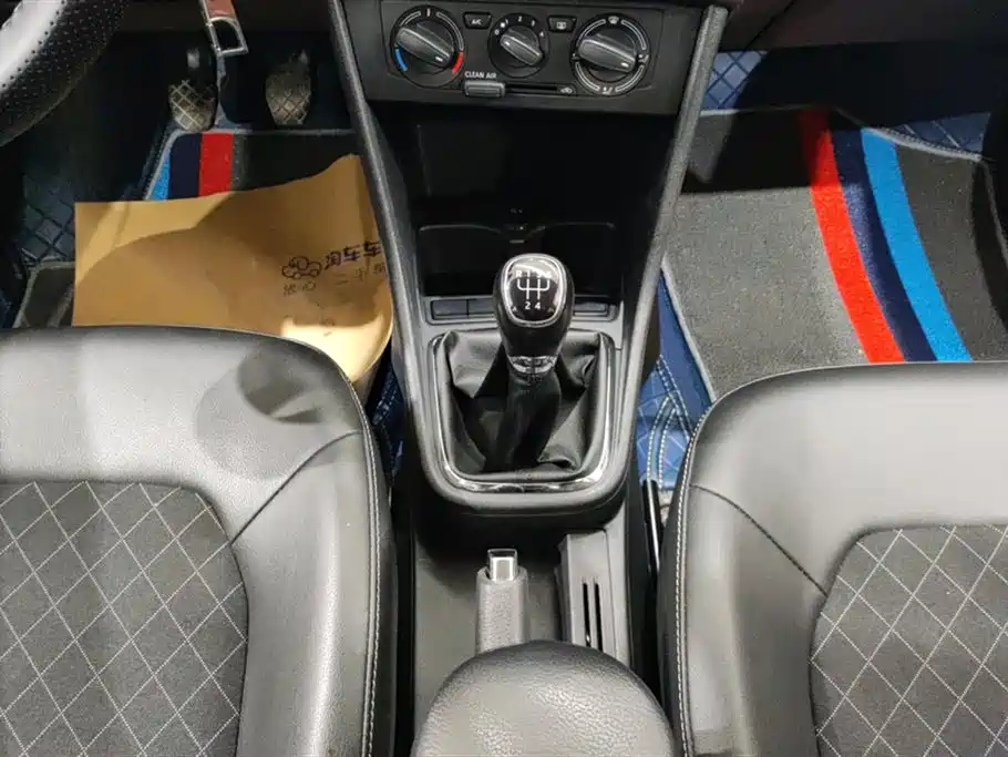 Škoda Rapid 2018 1.6L Manual Comfort Edition фото 16