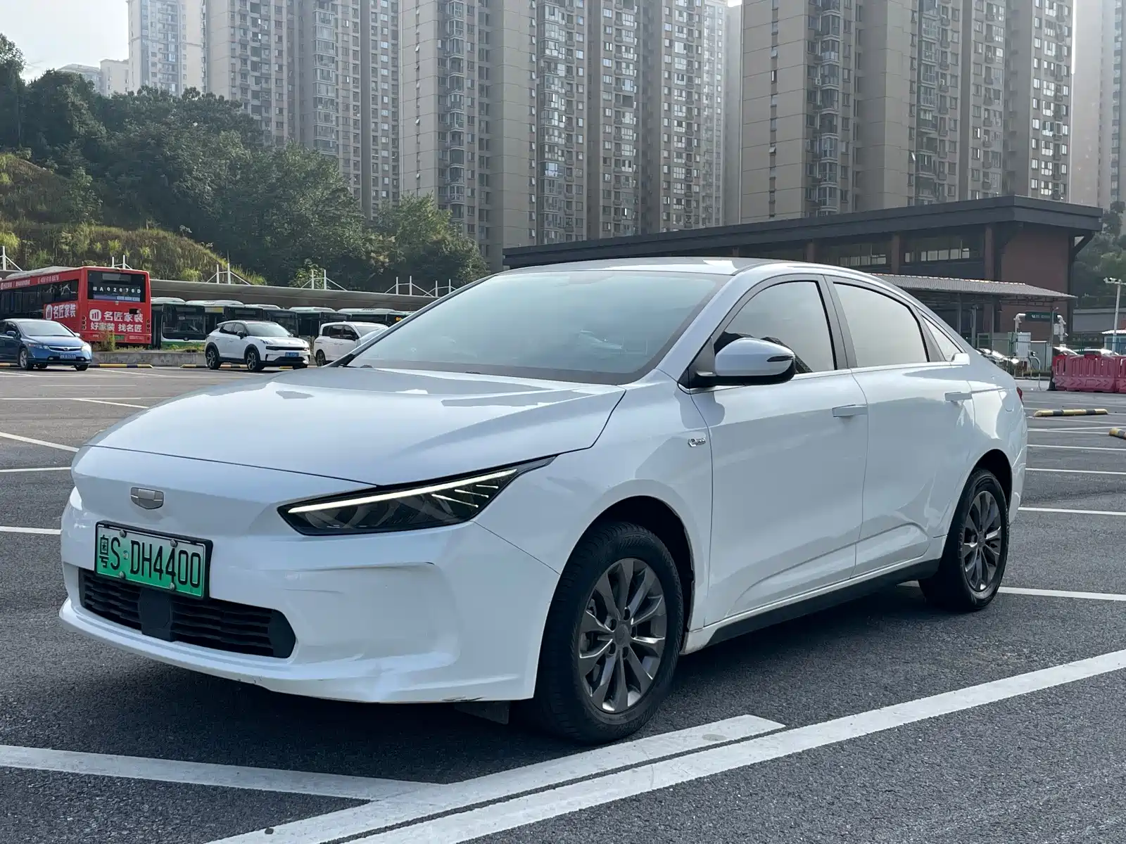 Фото 1 - Geely Geometry A