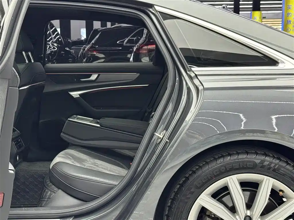 Audi A6L 2021 45 TFSI Exclusive Sport фото 7