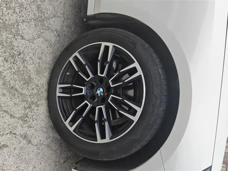BMW 5 Series 2024 525Li M Sport Package фото 6