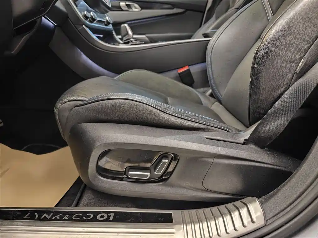 Lynk & Co 01 EM-P 2019 1.5T PHEV Power China VI фото 21